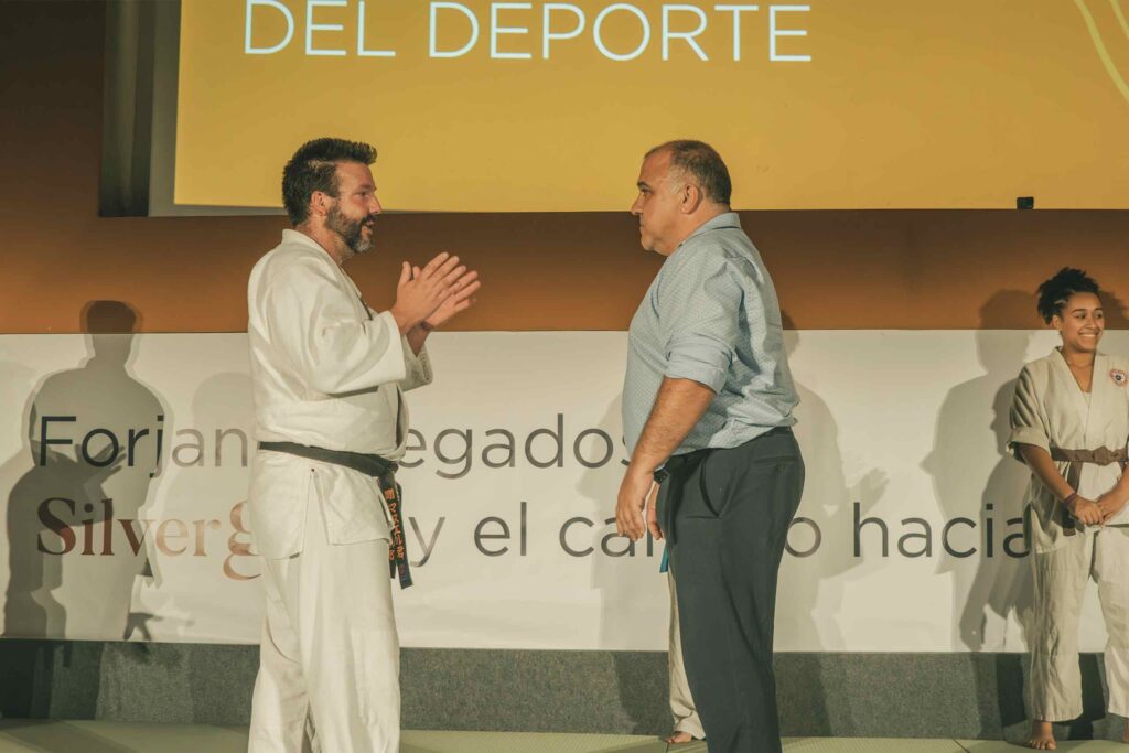 Javier López sube al espectáculo de aikido del III Congreso de SilverGold Patrimonio