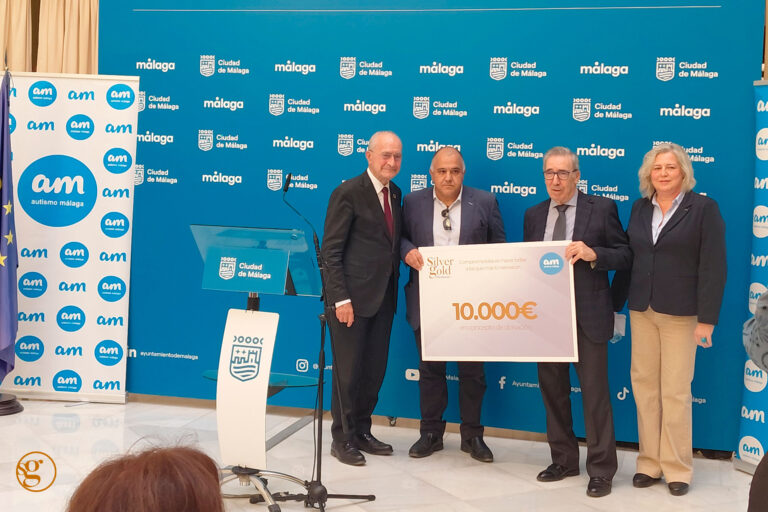 SilverGold Patrimonio entrega un cheque a la asociación Autismo Málaga